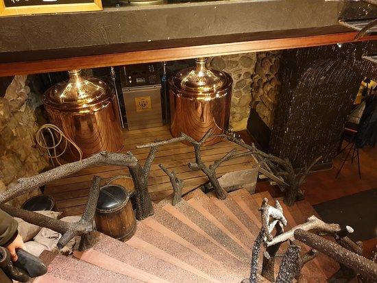 CRAFT & DRAFT brewpub and whiskey